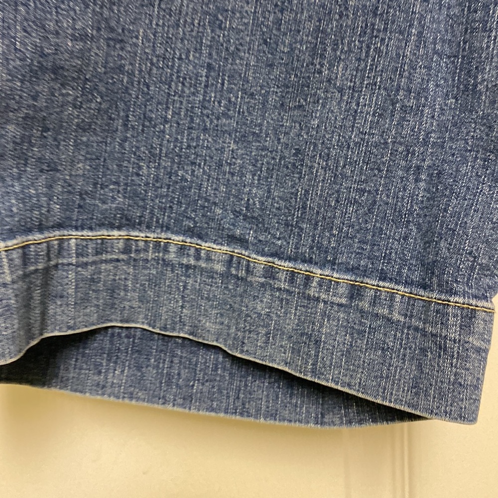 CJ Banks denim shorts. size 20E - Picture 4 of 8